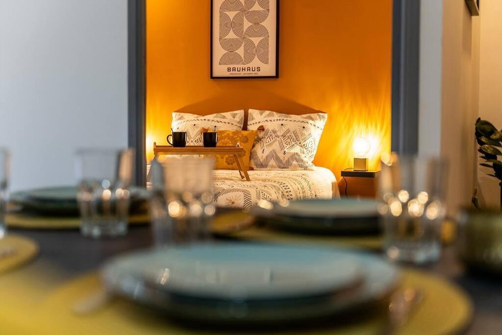 Le Cocon Retro-Chic A La Capitale Apartment Saint-Denis Bagian luar foto